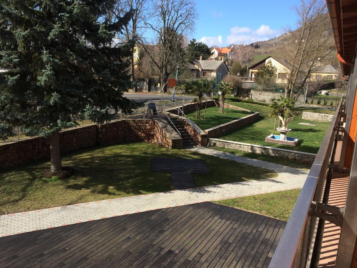 Hotel Halaszkert Badacsony Badacsonytomaj Dış mekan fotoğraf